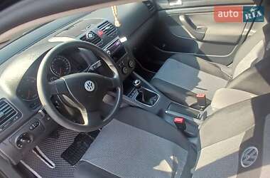 Хэтчбек Volkswagen Golf 2008 в 