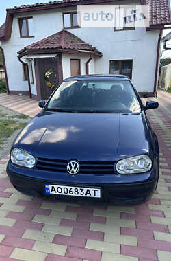 Хэтчбек Volkswagen Golf 2001 в Тересве