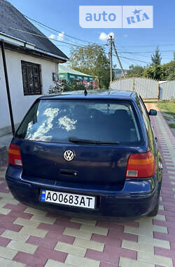 Хетчбек Volkswagen Golf 2001 в Тересві