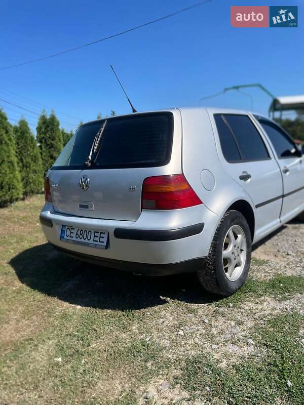 Хетчбек Volkswagen Golf 1998 в Чернівцях