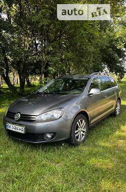 Універсал Volkswagen Golf 2009 в Сарнах