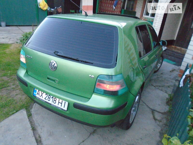 Хэтчбек Volkswagen Golf 1998 в Котельве