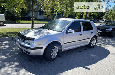 Хэтчбек Volkswagen Golf 2001 в Ладыжине