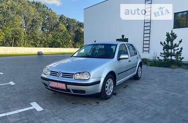 Хэтчбек Volkswagen Golf 2002 в Луцке