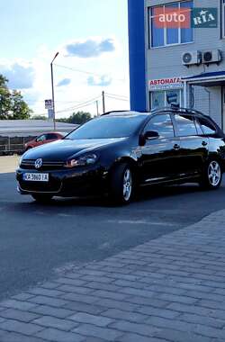 Универсал Volkswagen Golf 2011 в Вишневом