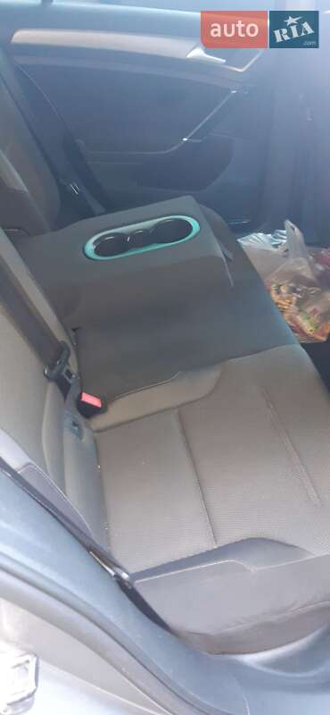 Універсал Volkswagen Golf 2015 в Харкові