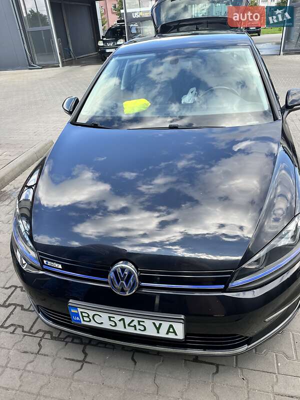 Хетчбек Volkswagen Golf 2015 в Львові