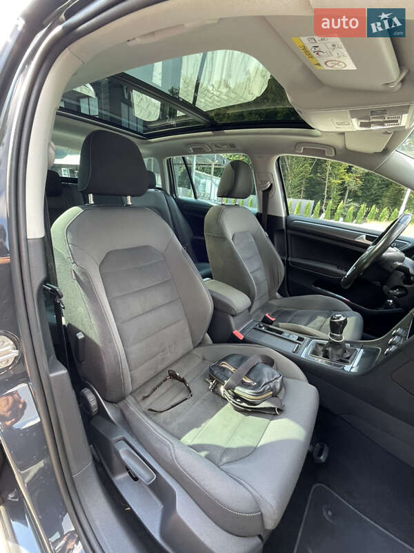 Універсал Volkswagen Golf 2017 в Тернополі