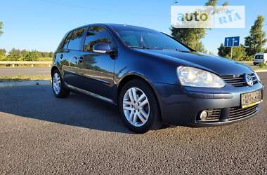 Хэтчбек Volkswagen Golf 2006 в Ромнах