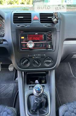 Хетчбек Volkswagen Golf 2007 в Запоріжжі