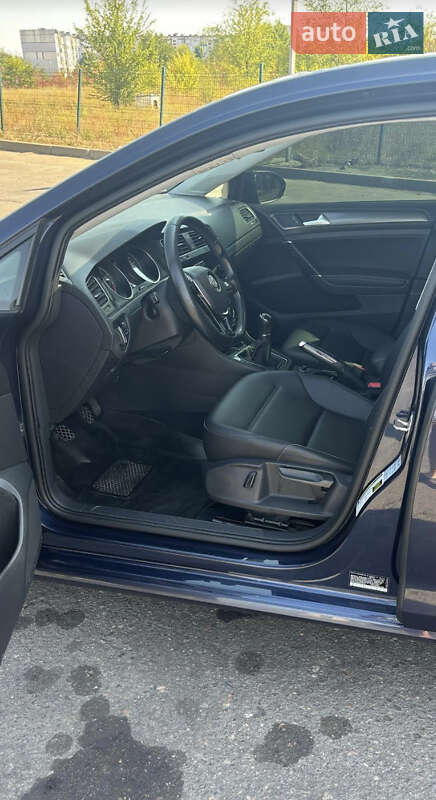 Хэтчбек Volkswagen Golf 2018 в Вознесенске