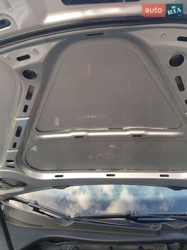 Хэтчбек Volkswagen Golf 2004 в Ивано-Франковске