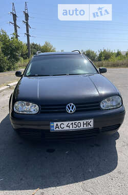 Універсал Volkswagen Golf 2004 в Володимир-Волинському