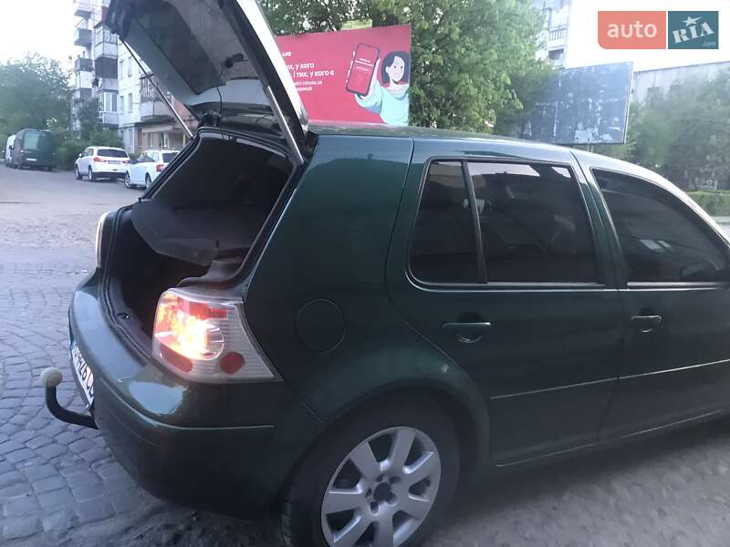 Хетчбек Volkswagen Golf 2003 в Мукачевому