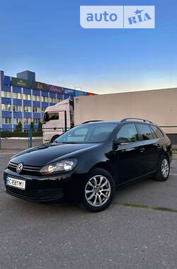 Универсал Volkswagen Golf 2010 в Тростянце