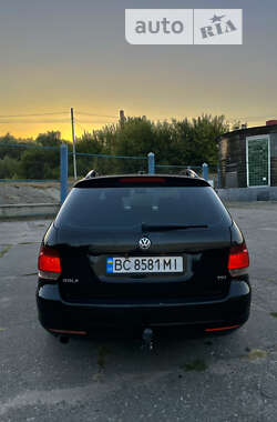 Универсал Volkswagen Golf 2010 в Тростянце