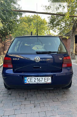 Хэтчбек Volkswagen Golf 2002 в Черновцах