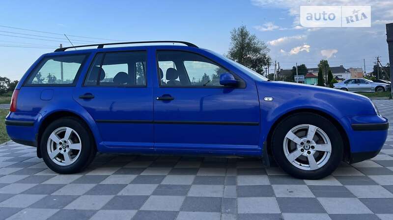 Универсал Volkswagen Golf 2003 в Самборе