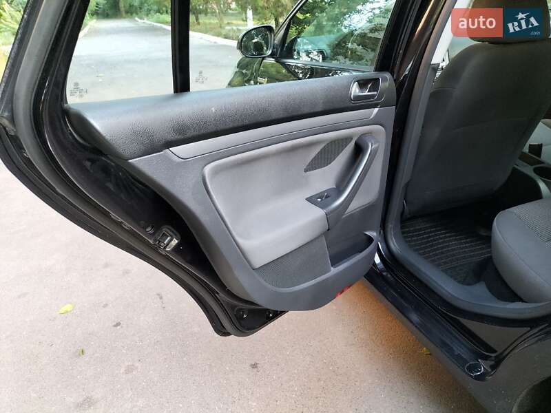 Универсал Volkswagen Golf 2009 в Бершади