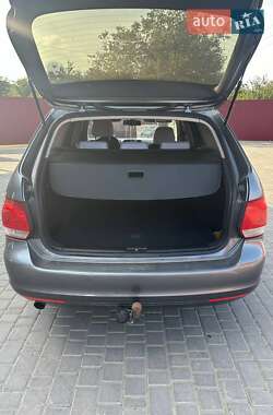 Універсал Volkswagen Golf 2013 в 