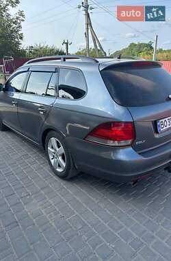 Універсал Volkswagen Golf 2013 в 