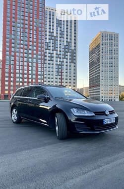 Универсал Volkswagen Golf 2015 в Киеве