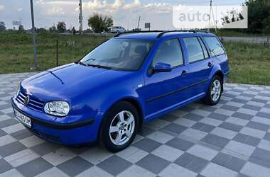 Универсал Volkswagen Golf 2003 в Самборе