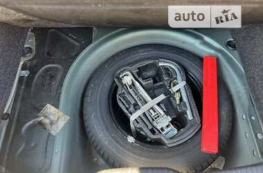 Хэтчбек Volkswagen Golf 2003 в 