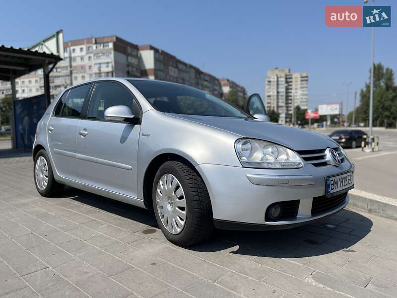 Хетчбек Volkswagen Golf 2006 в Сумах