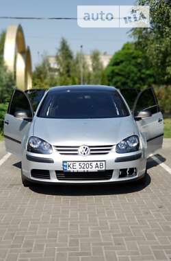 Хэтчбек Volkswagen Golf 2004 в Марганце