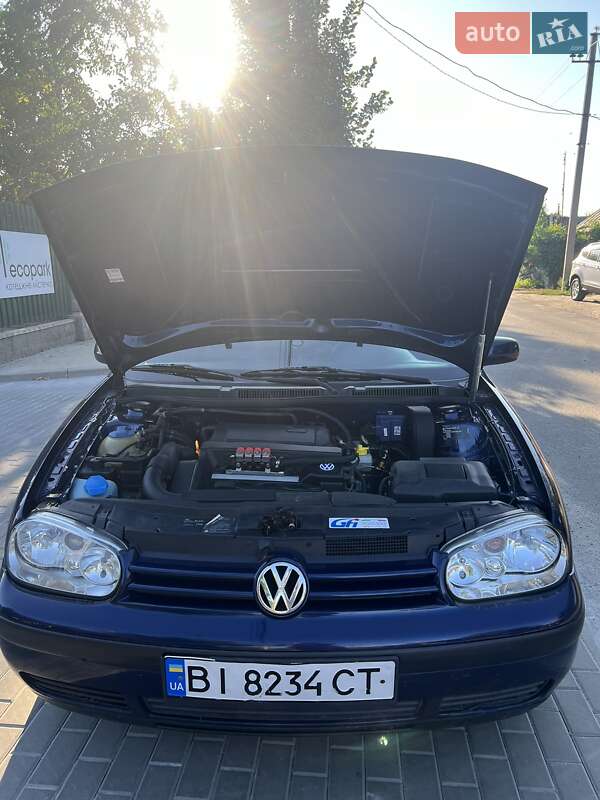 Хэтчбек Volkswagen Golf 2001 в Полтаве