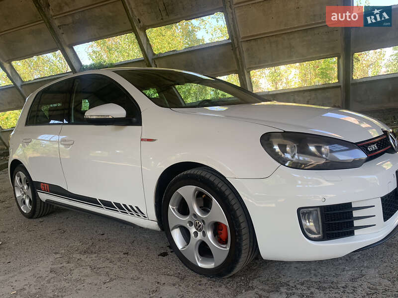 Хетчбек Volkswagen Golf 2011 в Тульчині