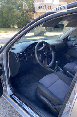 Хэтчбек Volkswagen Golf 2001 в  фото 10 Хэтчбек Volkswagen Golf 2001 в