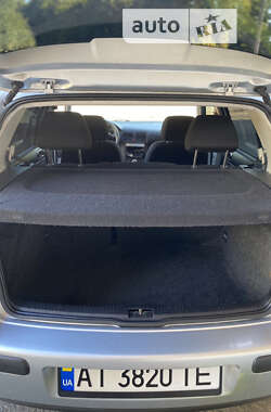 Хэтчбек Volkswagen Golf 2001 в  фото 26 Хэтчбек Volkswagen Golf 2001 в