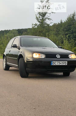 Хетчбек Volkswagen Golf 2002 в Львові