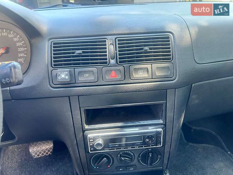 Хетчбек Volkswagen Golf 2001 в Дрогобичі