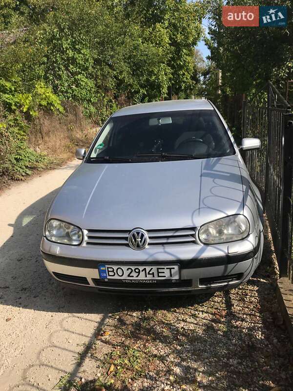 Volkswagen Golf 2003
