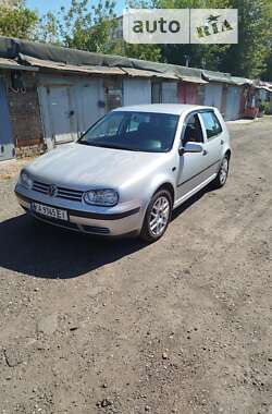 Хэтчбек Volkswagen Golf 2001 в Киеве