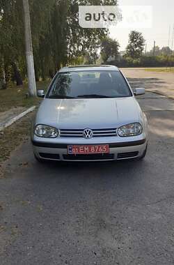 Хэтчбек Volkswagen Golf 2002 в Млинове