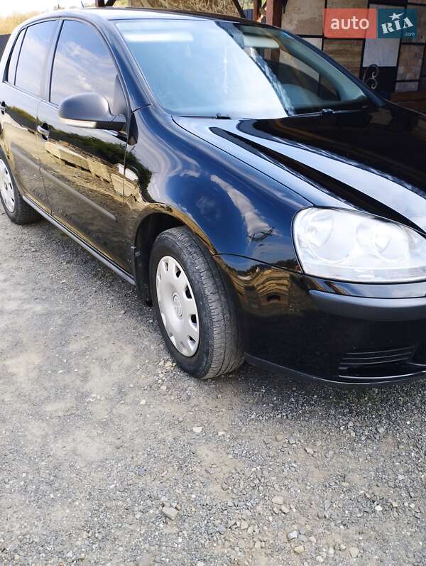 Хетчбек Volkswagen Golf 2008 в Мукачевому