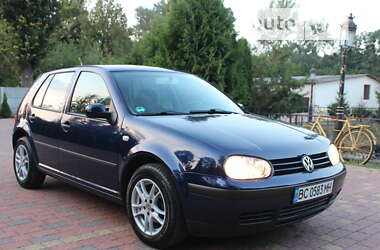 Хэтчбек Volkswagen Golf 2001 в Жовкве