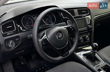 Универсал Volkswagen Golf 2015 в Чернигове