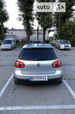 Хетчбек Volkswagen Golf 2005 в Броварах