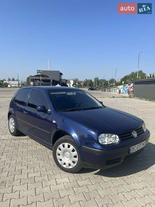 Хетчбек Volkswagen Golf 2001 в Дрогобичі