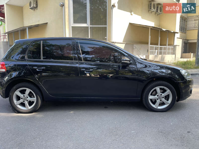 Хетчбек Volkswagen Golf 2011 в Києві