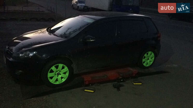 Хетчбек Volkswagen Golf 2011 в Києві