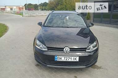 Универсал Volkswagen Golf 2015 в Демидовке