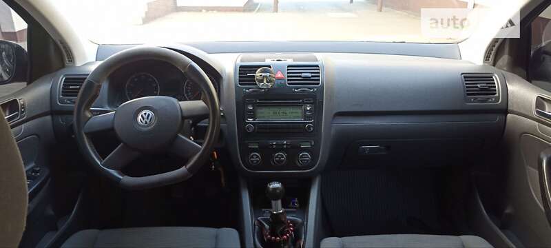 Хэтчбек Volkswagen Golf 2005 в Хмельницком