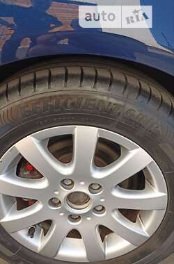 Хэтчбек Volkswagen Golf 2005 в 