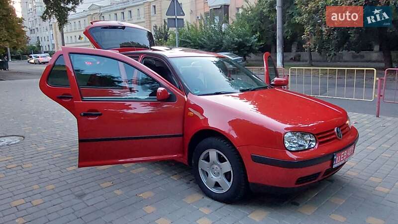 Хетчбек Volkswagen Golf 1999 в Одесі